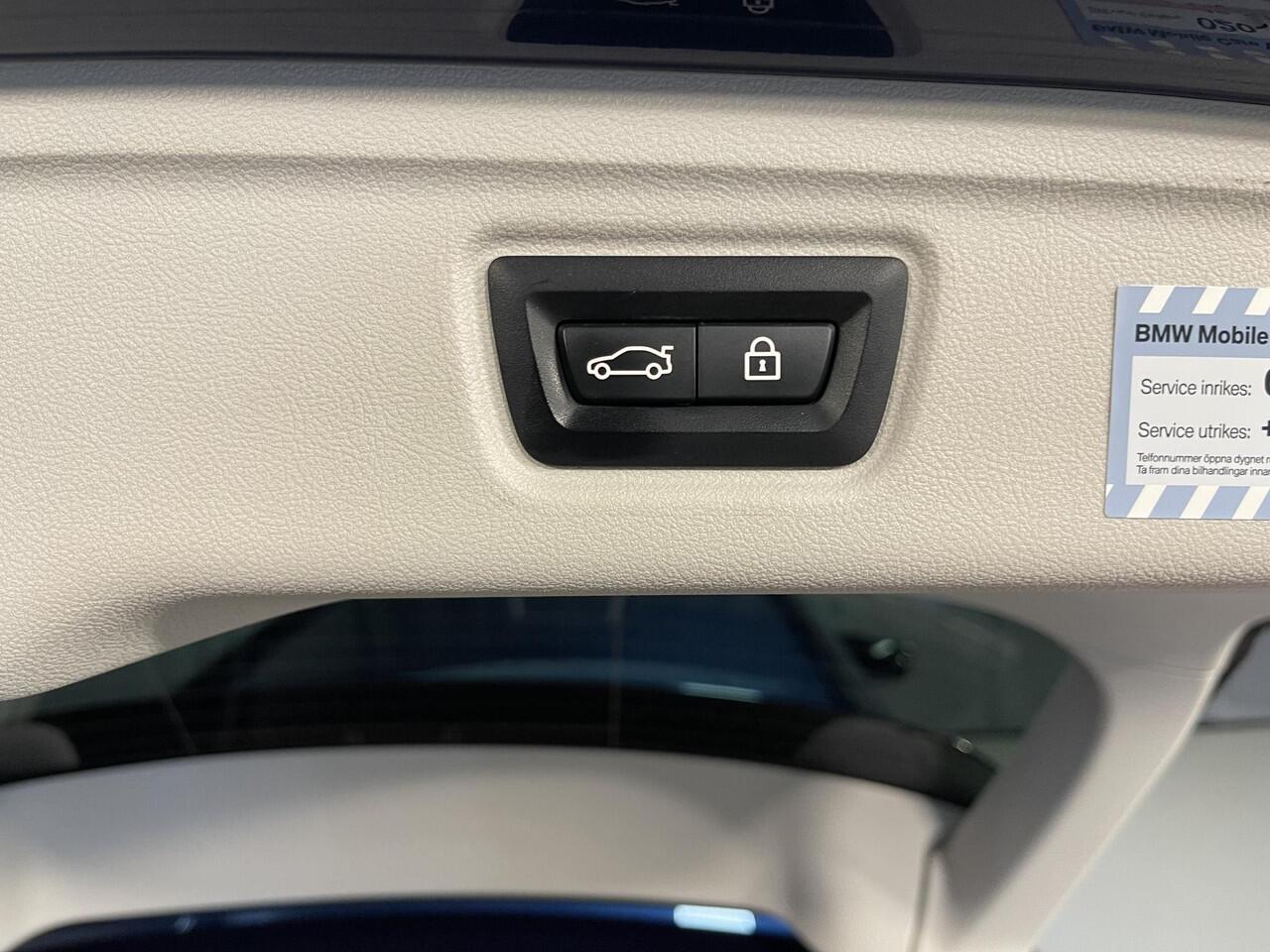 BMW 3-SERIE Touring 330e xDrive Sport Line 18"/Keyless/Sportstoelen + memory/Stoel + stuurverwarming/PDC/Apple Carplay & Android Auto