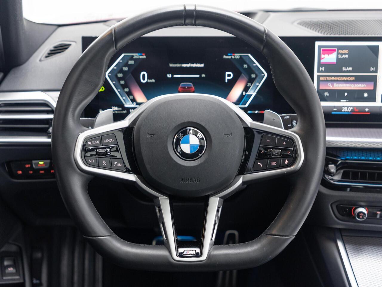 BMW 3-SERIE Touring 320i | M Sportpakket Pro | Innovation Pack | Comfort Access | Stoelverwarming | Panoramadak | Trekhaak