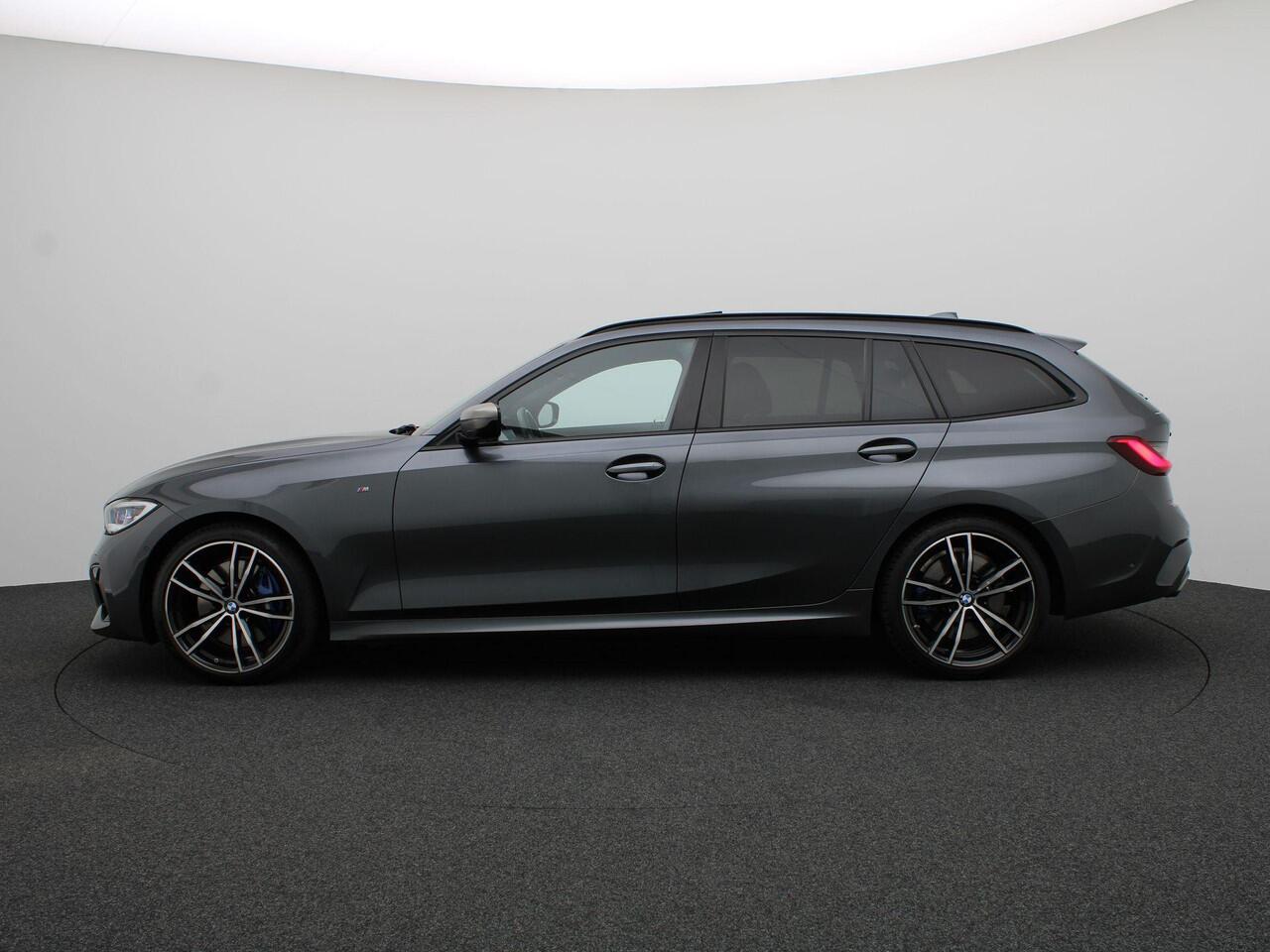 BMW 3-SERIE Touring M340i xDrive High Executive | Comfort Access | Trekhaak | Panoramadak | Elektrisch Verstelbare Voorstoelen | Driving Assistant | Laserlight | Active Cruise Control | 19''