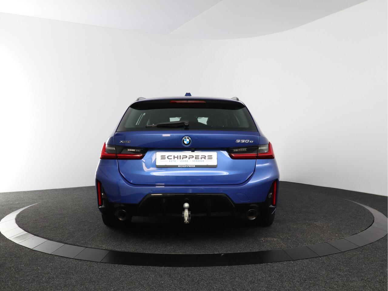 BMW 3-SERIE Touring 330e xDrive | M-Sport Pro | Trekhaak | Leder