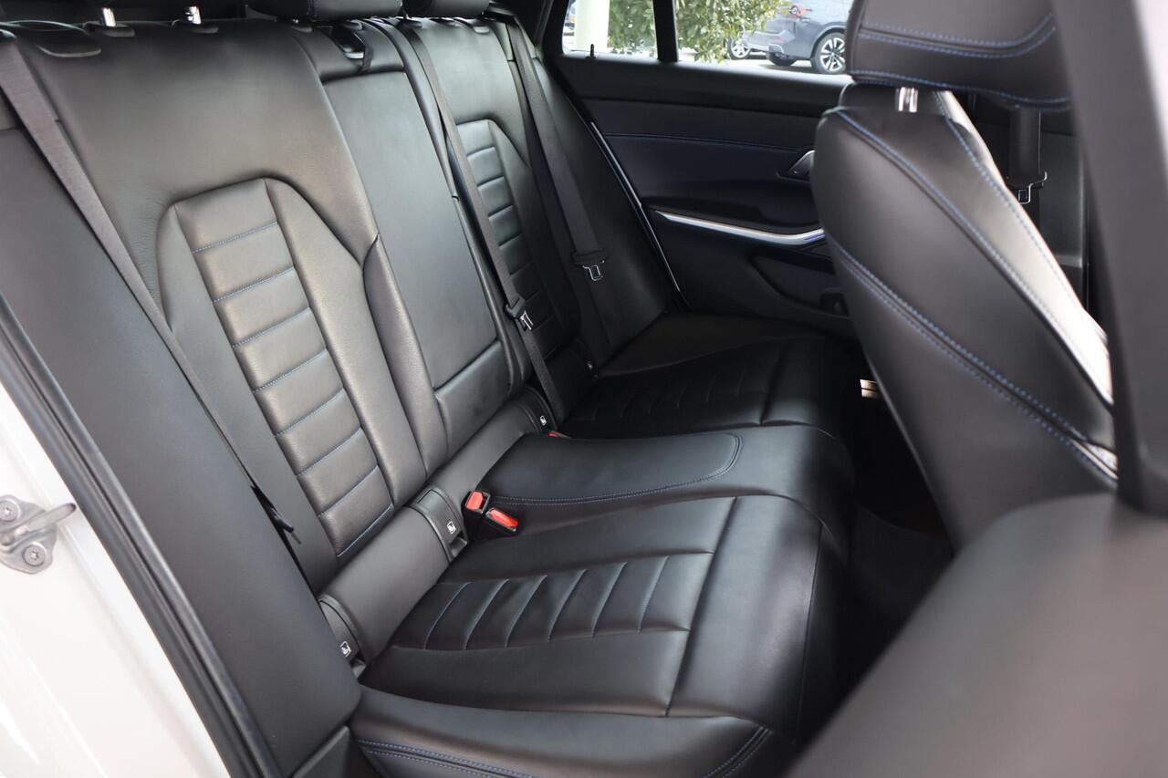 BMW 3-SERIE Touring 330i High Executive Edition