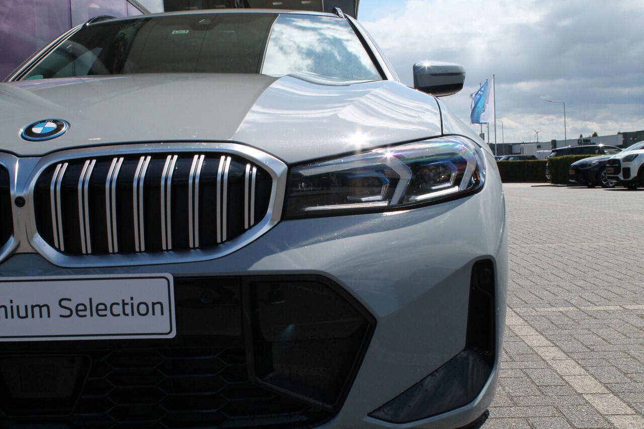 BMW 3-SERIE Touring 330e High Executive M Sport Automaat / Panoramadak / Trekhaak / Sportstoelen / Active Cruise Control / Adaptieve LED / Parking Assistant Plus / M Adaptief onderstel