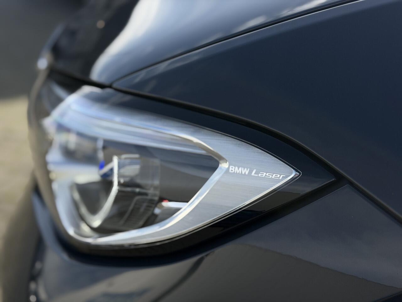 BMW 3-SERIE Touring 330e xDrive M-Sport | Head-up | Trekhaak | Dealer onderhouden