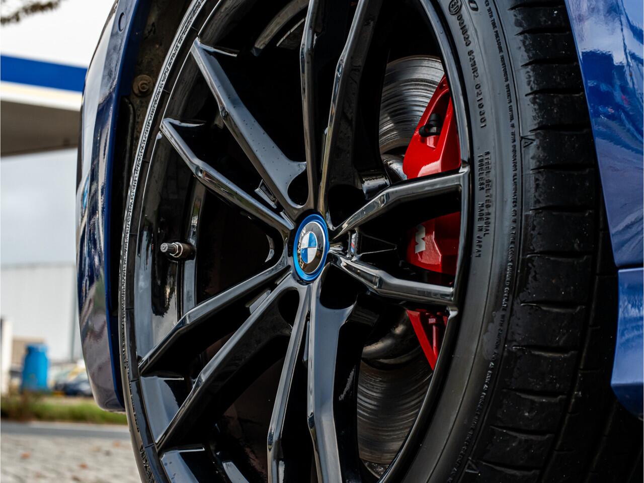 BMW 3-SERIE 330e xDrive High Exe M-Sport PANO LASER MEMORY STOEL 360 CAMERA HUD TREKHAAK BOMVOL!!!