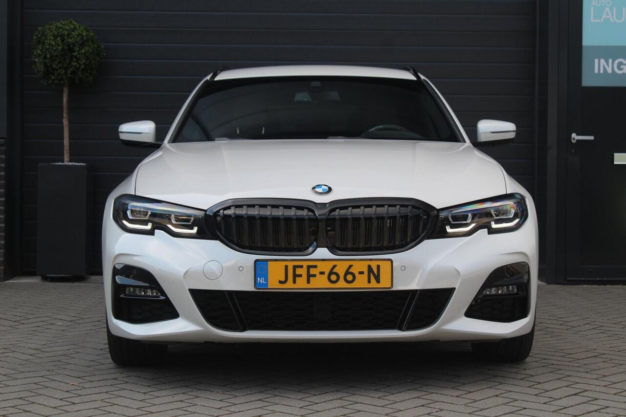 BMW 3-SERIE Touring 330e M Sport | 18" L.M.| Keyless | Camera | Elektrische Achterklep | Stoelverwarming | Mineral-weiss