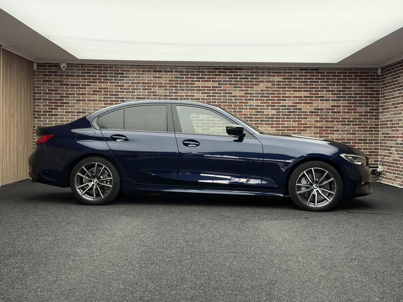 BMW 3-SERIE 330e High Executive BTW auto 360 CAMERA PANORAMA STUUR/STOEL VERWARMING TREKHAAK