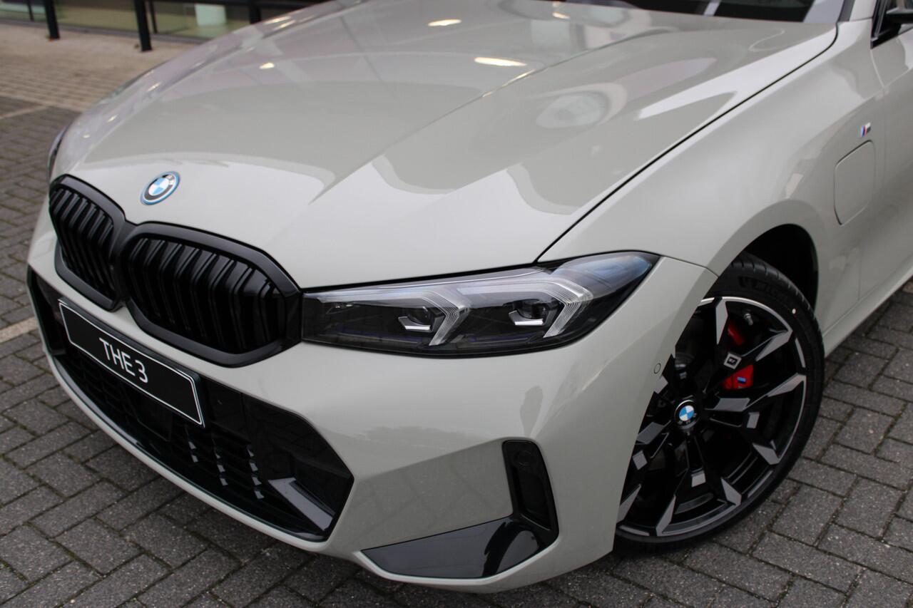 BMW 3-SERIE Touring 330e High Executive M Sport Automaat / Panoramadak / Trekhaak / Adaptieve LED / Sportstoelen / Comfort Access / Parking Assistant Plus / Stuurverwarming