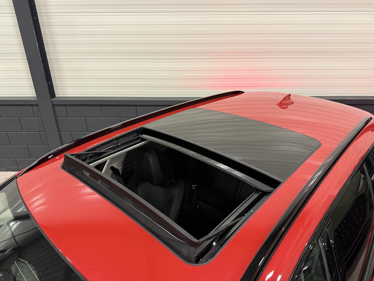 BMW 3-SERIE Touring 330e High Exe 87DKM/PANO/LASER/TREKHAAK/HEAD-UP/H&K/ACC/360CAMERA/LEER-SPORT/18"/SHADOW-LINE/SOH 91,5%/MELBOURNE-RED METALLIC/NET OH BEURT GEHAD BIJ BMW DEALER