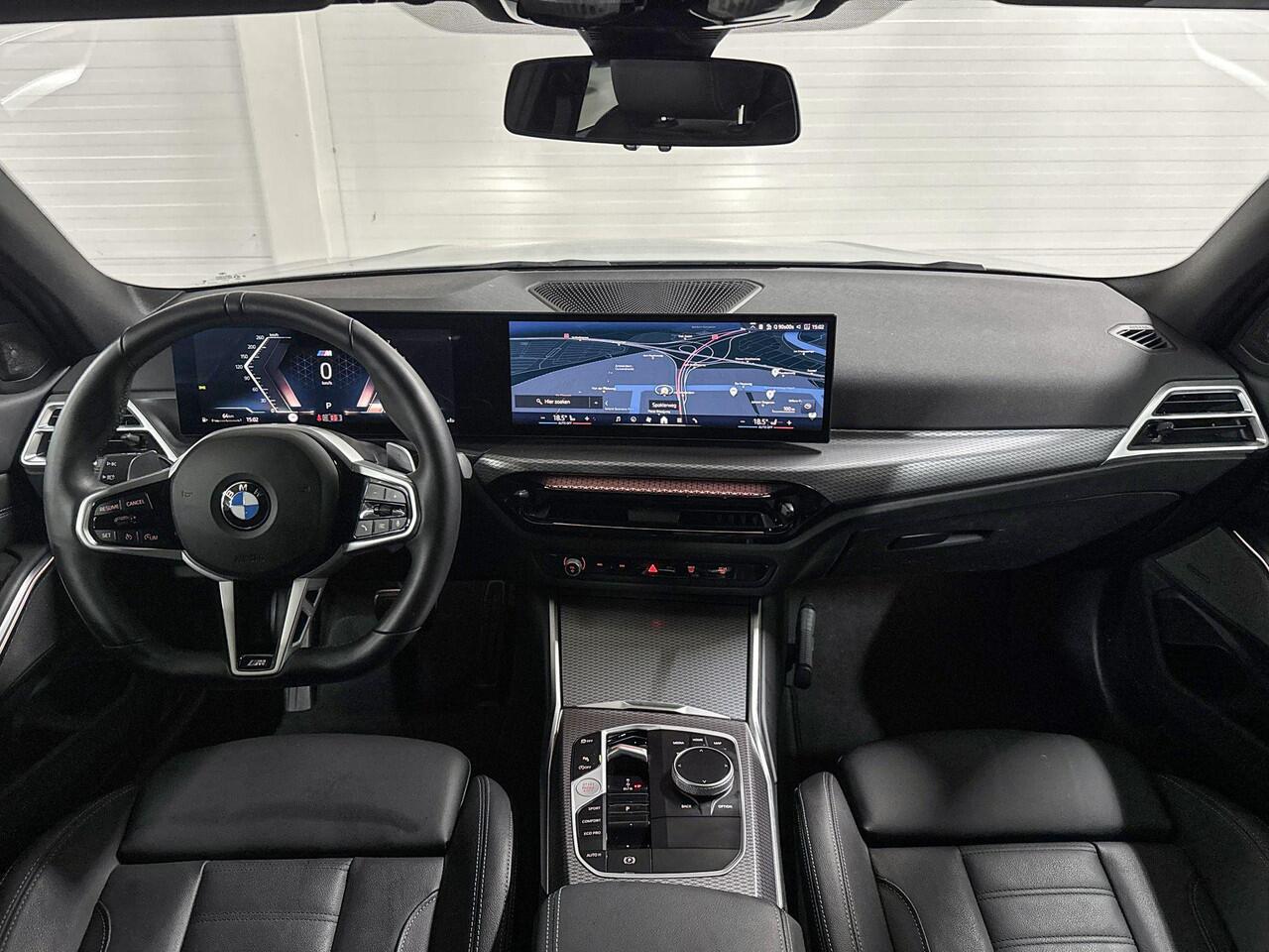 BMW 3-SERIE Sedan 330i xDrive | M-Sport | M-Performance Parts | Comfort Pack | Harman/Kardon | Comfort Access | Selections