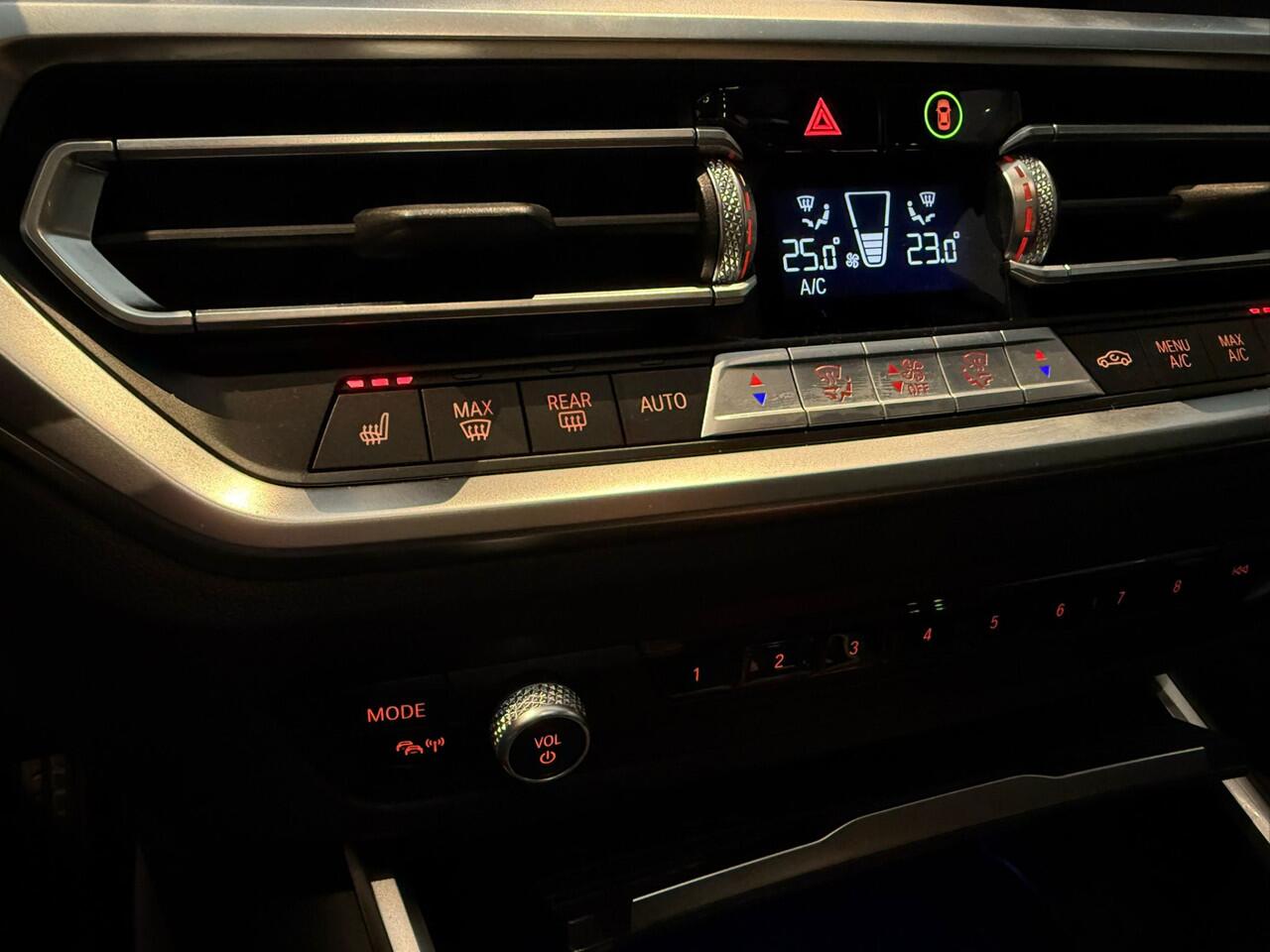 BMW 3-SERIE Touring 330e xDrive High Executive M Sport Panodak Laserled HUD Adaptive Cruise Leder