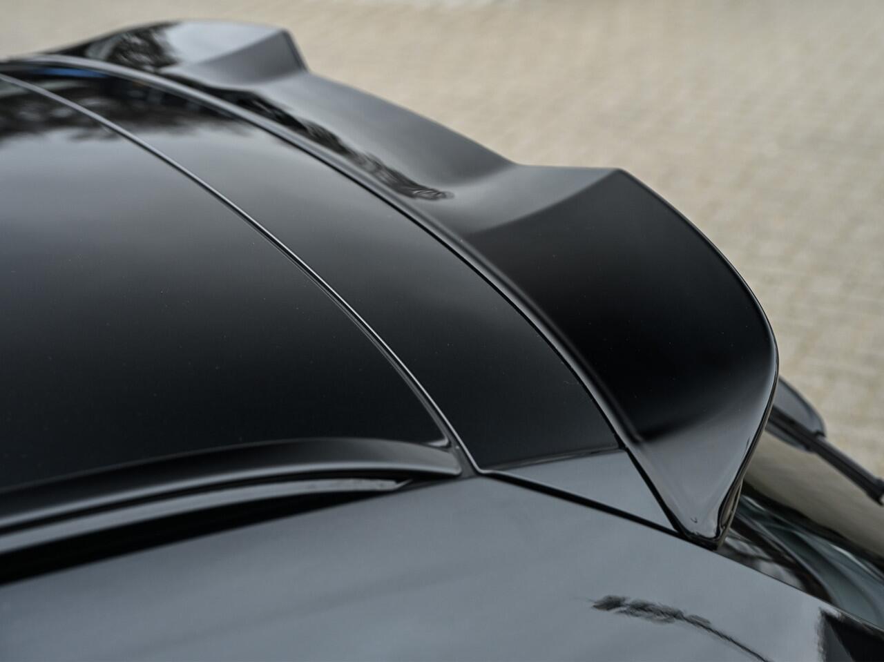 BMW 3-SERIE Touring 330e xDrive · M sport · Accu 19,5kWh · Trekhaak · Panoramadak · Active Cruise · Camera · Ambiance interieur ·