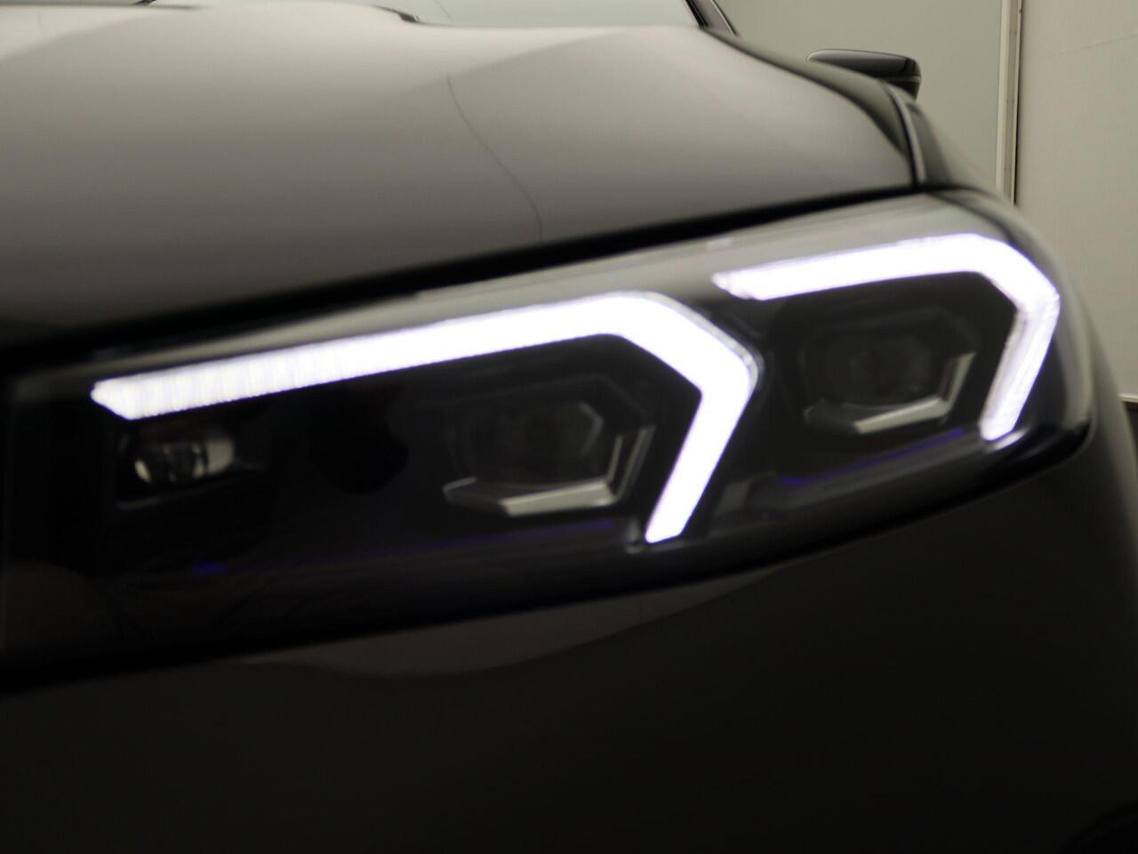 BMW 3-SERIE 330e Touring | M Sportpakket Pro | Comfort Pack | Innovation Pack