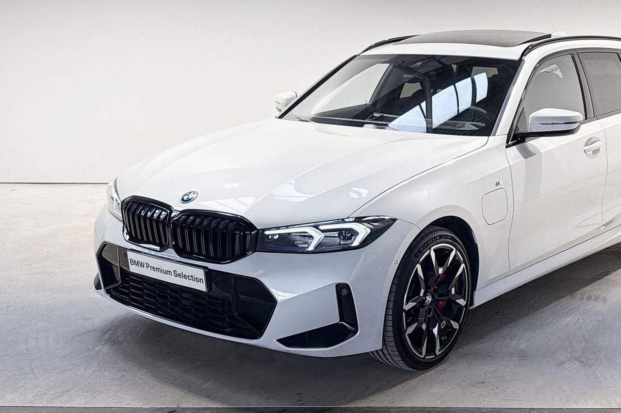 BMW 3-SERIE Touring 330e Innovation Pack M Sportpakket Pro Aut.