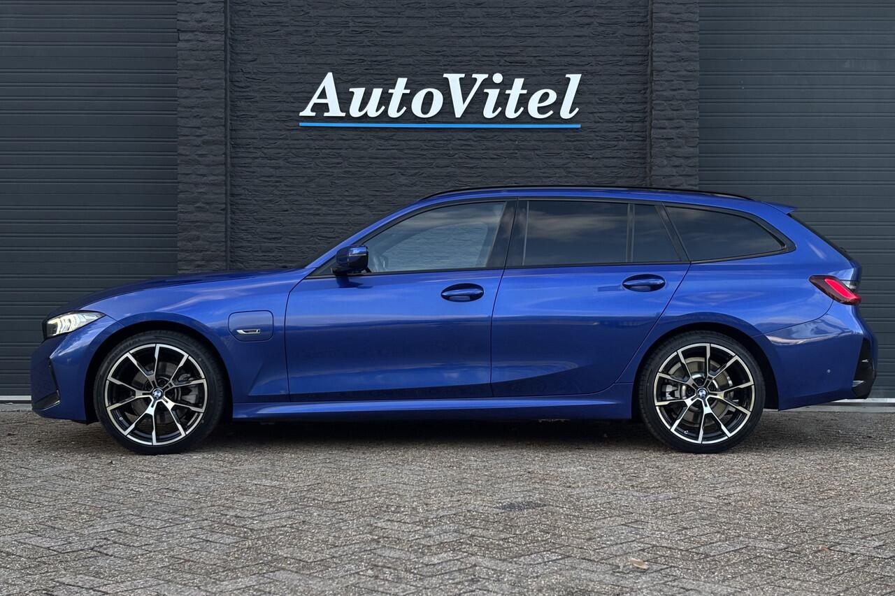 BMW 3-SERIE Touring 330e M-Sport | LCI FACELIFT | Adaptief Led | Camera | Sportstoelen | 19 'Inch | Privacy Glas