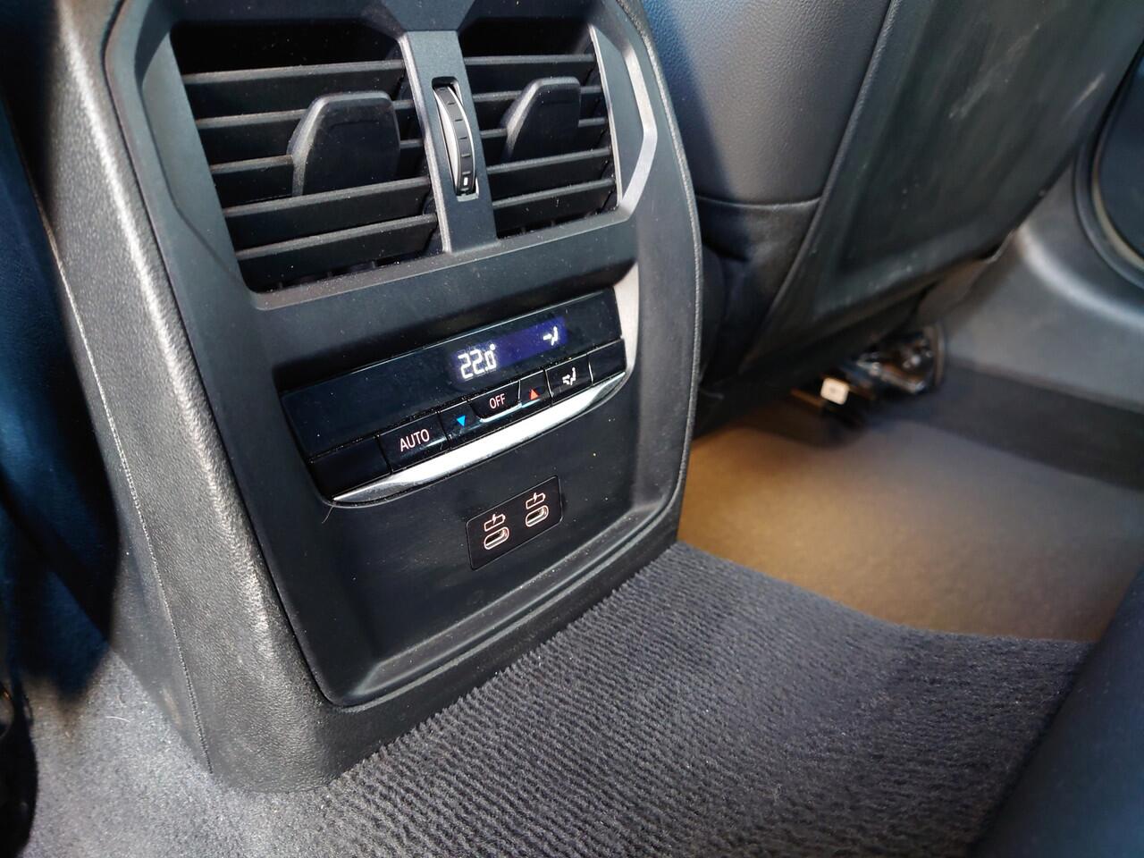 BMW 3-SERIE Touring 320i High Executive / M-Sport / LED / DAB / HIFI / Camera / Bomvol