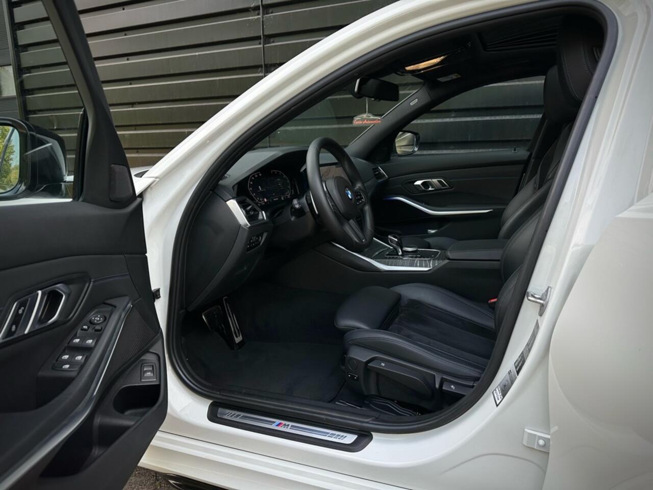 BMW 3-SERIE 330i M-PERFORMANCE DAK|HEADUP|360CAM|ACC|INDIVIDUAL