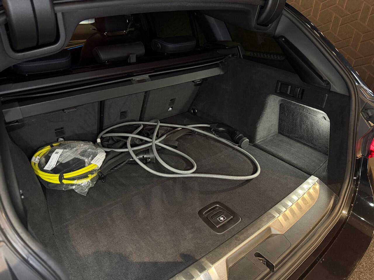 BMW 3-SERIE Touring 320e xDrive | LCI | M-sport | Keyless