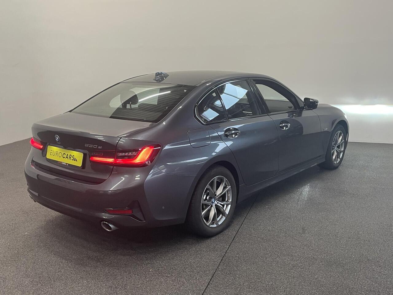 BMW 3-SERIE 330e Sport Line 292 pk Aut Airco ECC Cruise Control Stoelverwarming Live Cockpit Pro PDC VA + Camera Full LED