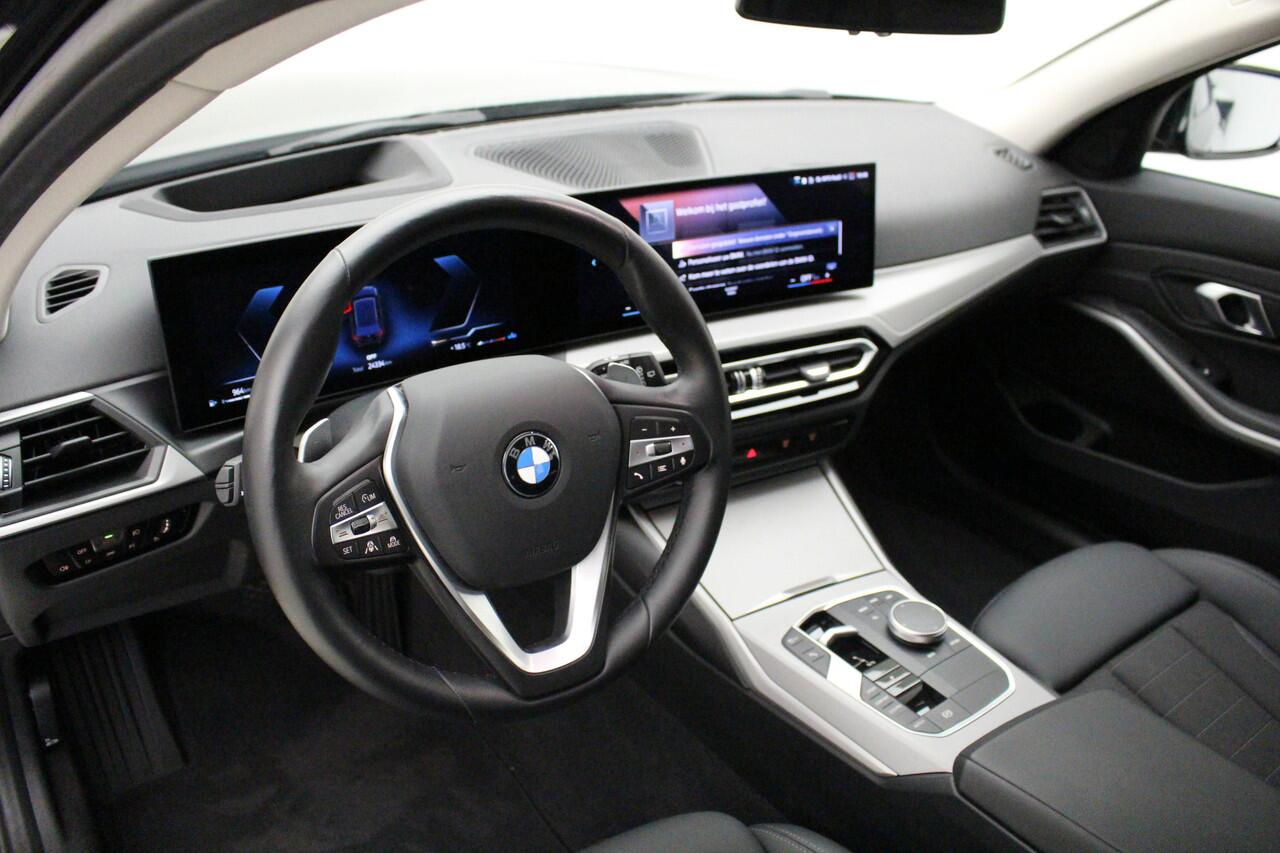 BMW 3-SERIE Touring 320d | Elek. Trekhaak | Standkachel | Driving Assistant Professional | 18" M-sport | Zwarte nieren Elek. Verst. Sportstoelen met Memory | Camera