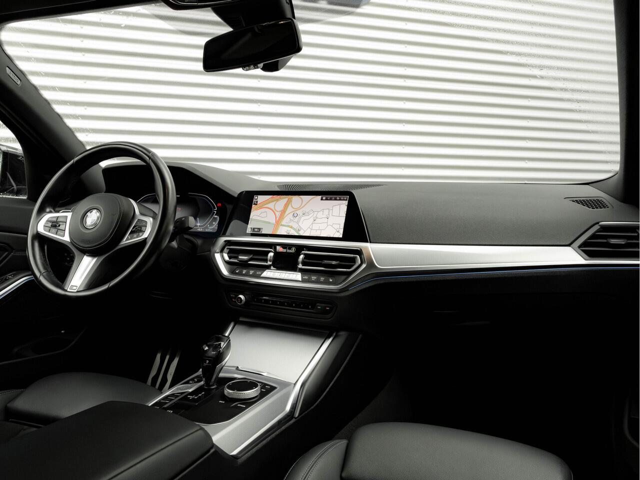 BMW 3-SERIE 330e M-Sport - Harman Kardon - Trekhaak - DAB - Camera