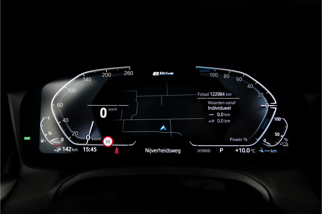 BMW 3-SERIE Touring 330e eDrive Edition Trekhaak Leder