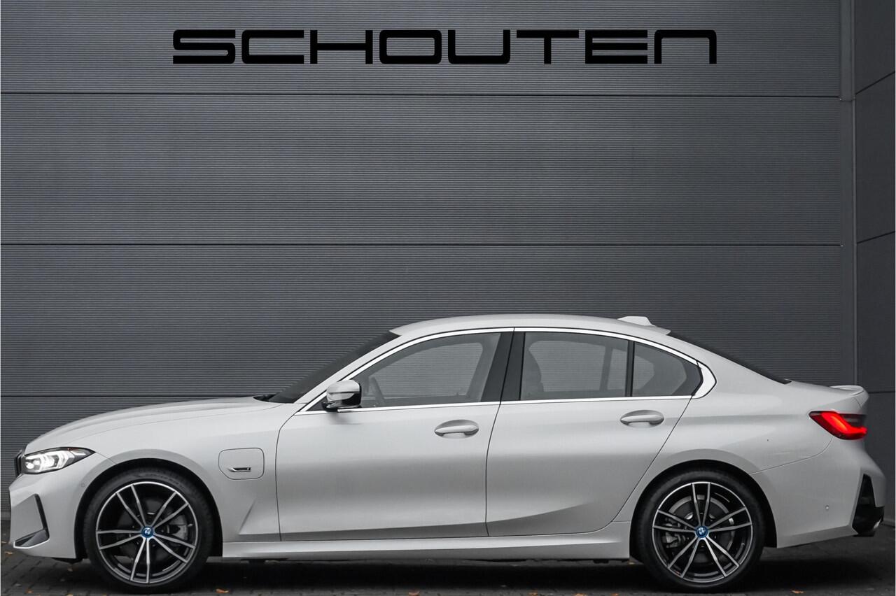 BMW 3-SERIE 330e High Executive M-Sport Trekhaak Stoelverwarming HiFi 19"