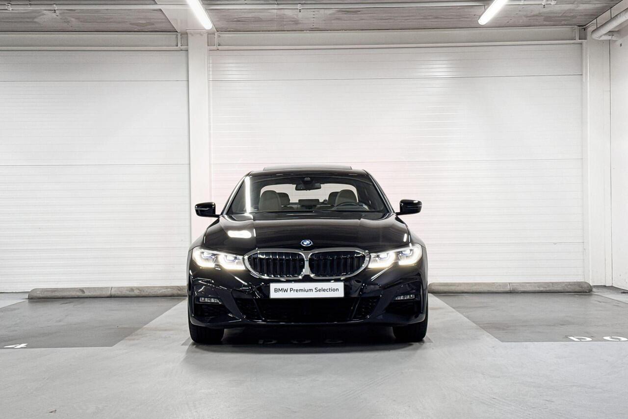 BMW 3-SERIE Sedan 330e xDrive Business Edition Plus | M-Sport | Pano | Stoelverwarming