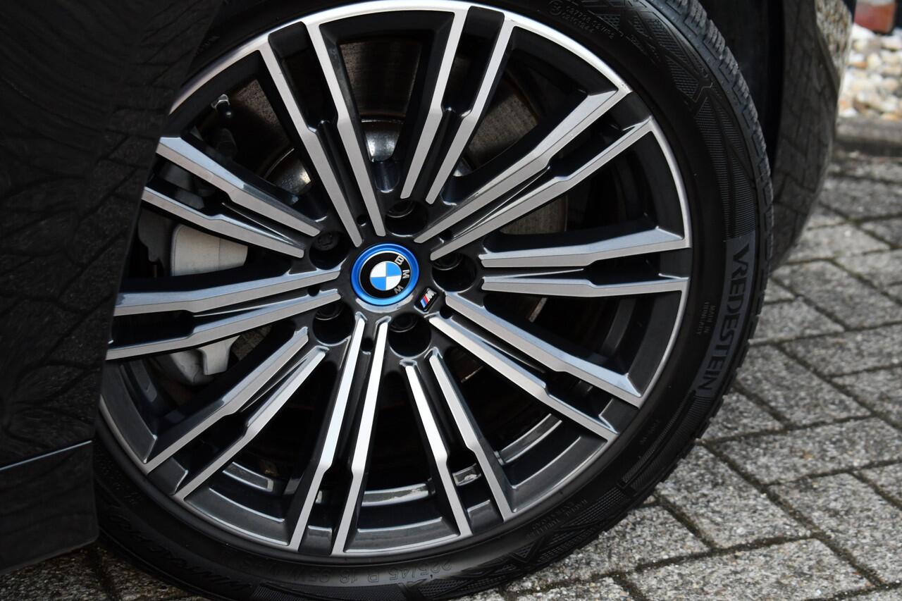 BMW 3-SERIE Touring 330e M-Sport Pano HUD El-zetels laser-LED Camera