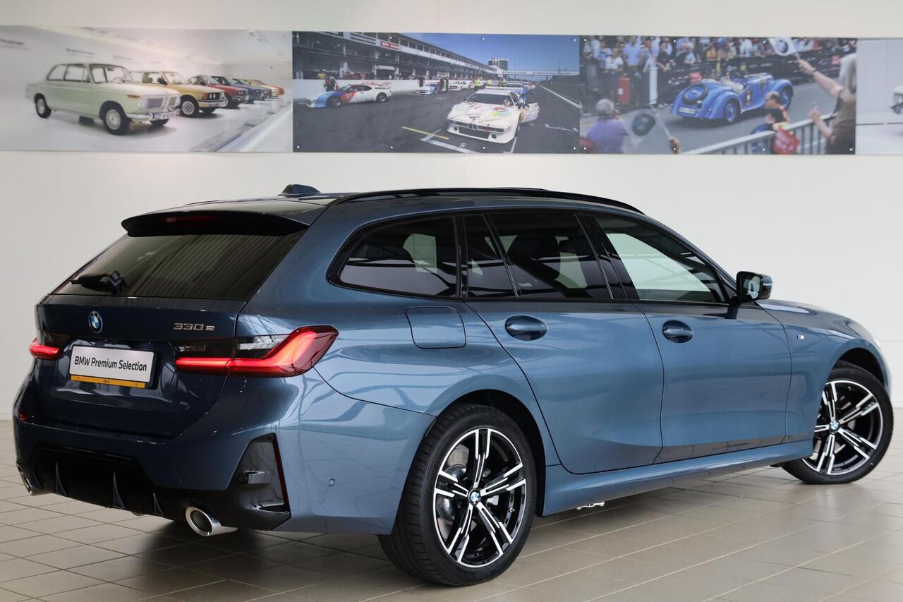 BMW 3-SERIE Touring 330e | M Sportpakket | Comfort Pack | Panorama Dak | Trekhaak