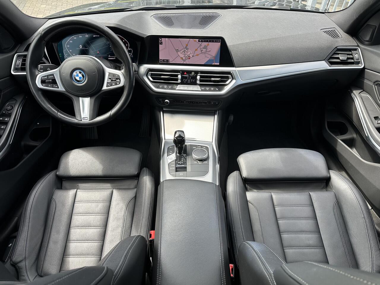 BMW 3-SERIE 330e Sportline 330 Schuifdak|Laser-LED |Leer|Stoelverw|HiFi