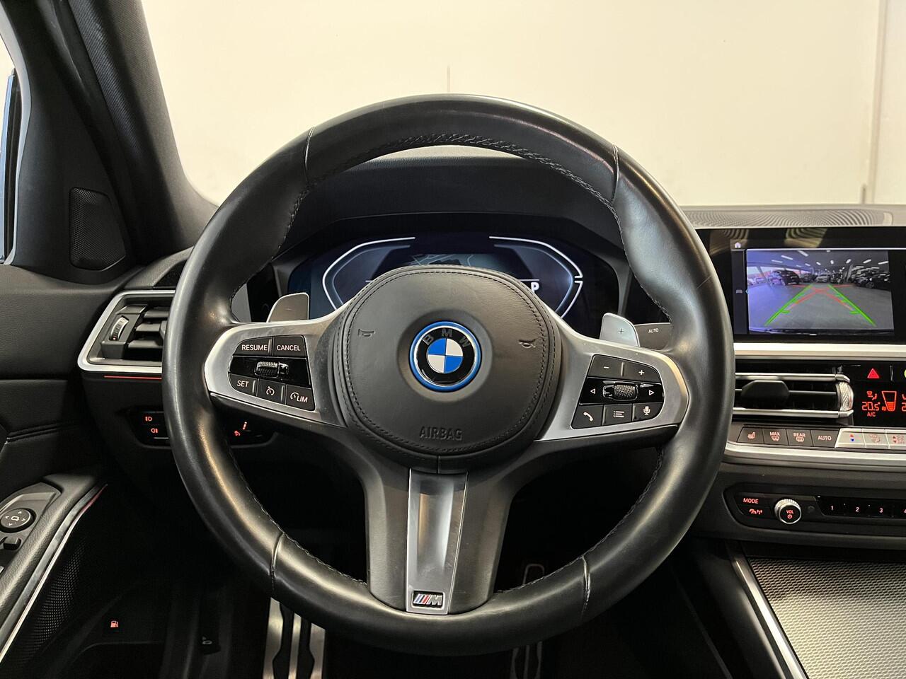 BMW 3-SERIE 320e M-sport | soH 95,6 % | LASER LIGHT | CARPLAY | CAMERA | LEER/ALCANTARA |
