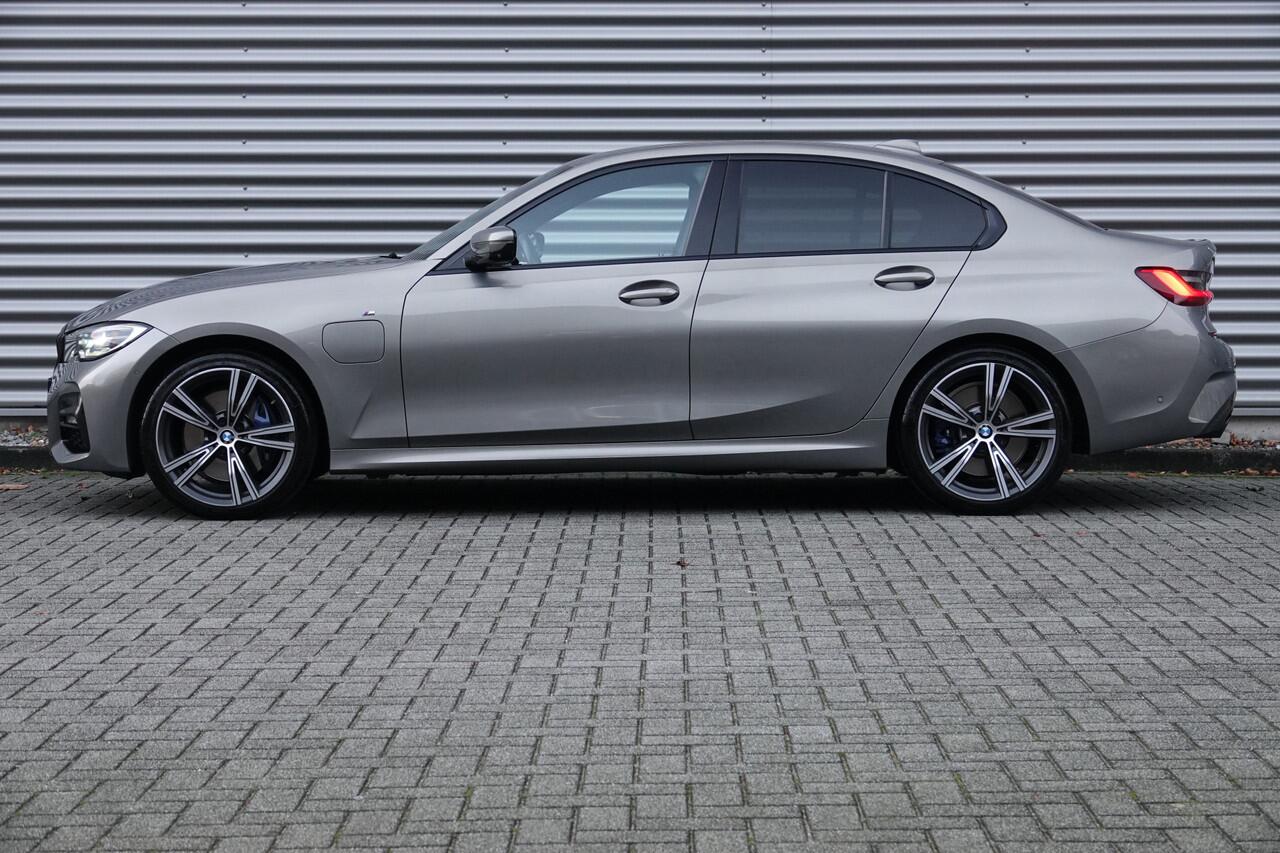 BMW 3-SERIE 330e eDrive Edition | M-Sport | Memory | Adaptive cruise | HUD | 360 | Adaptive M-Onderstel |