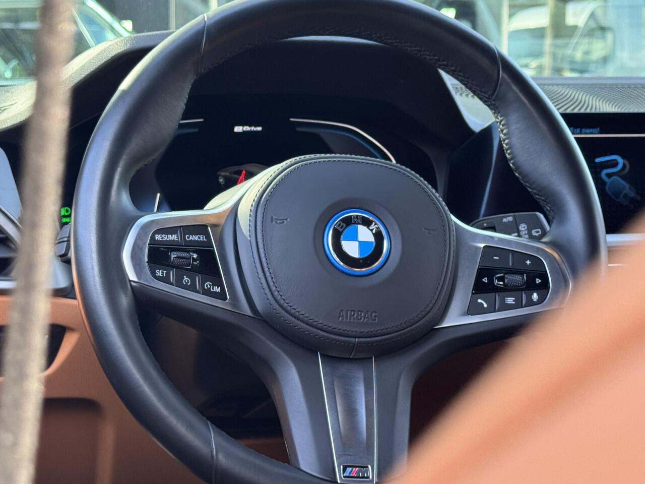 BMW 3-SERIE Touring 320e High Executive M Sport | Elekt. Trekhaak | Camera