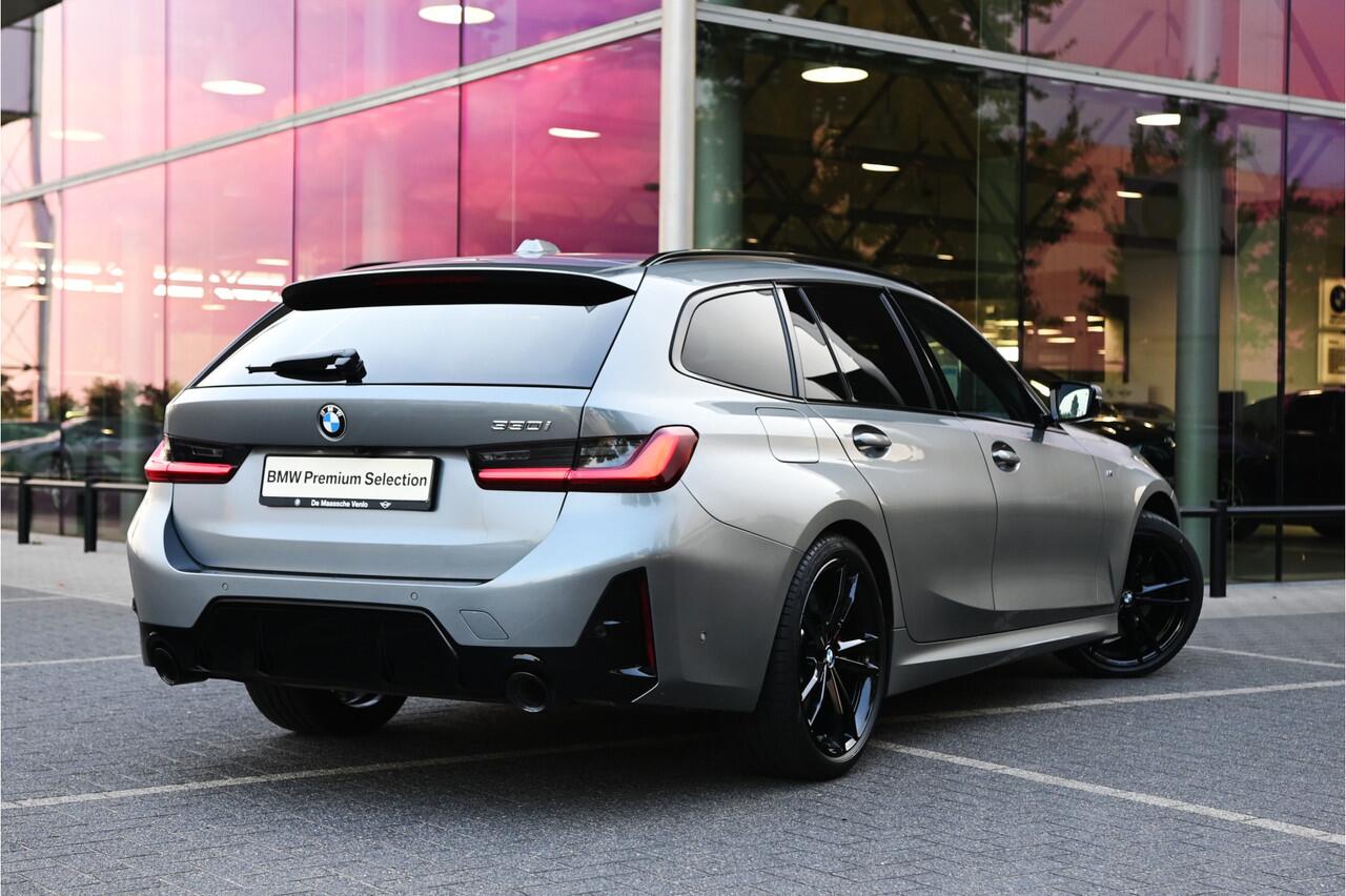 BMW 3-SERIE Touring 330i M Sport Automaat / Panoramadak / Sportstoelen / Adaptieve LED / Achteruitrijcamera / M Sportonderstel / Parking Assistant / Live Cockpit Professional