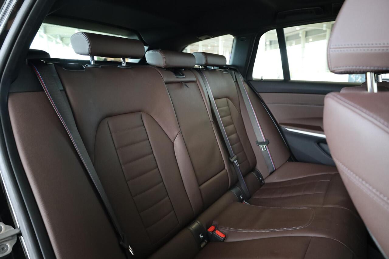 BMW 3-SERIE Touring 330e xDrive | M Sportpakket Pro | LED verlichting pakket | Panorama Dak | Trekhaak