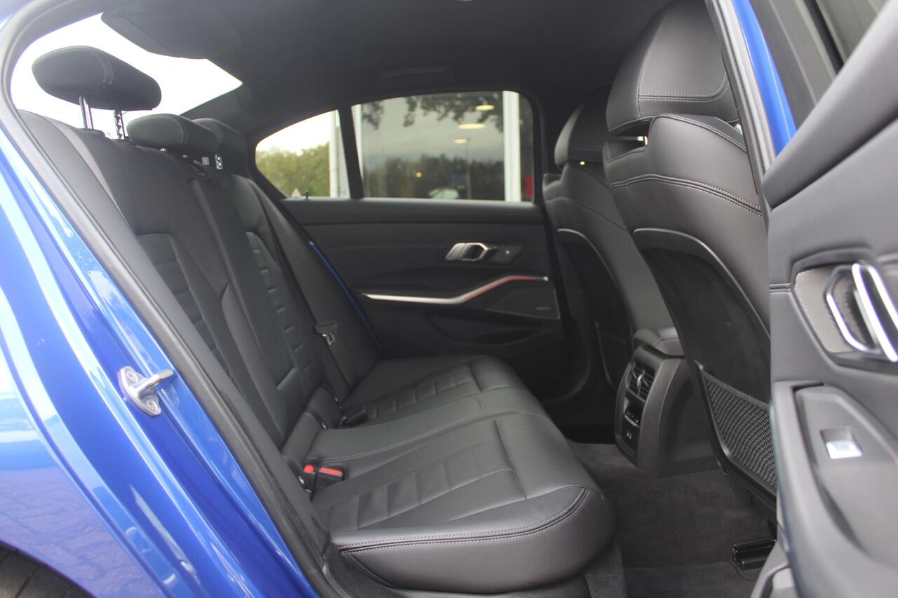 BMW 3-SERIE 320e Business Ed. M Sport / Camera / Leder / Harman Kardon / 19'' / CarPlay / DAB / Cruise Control
