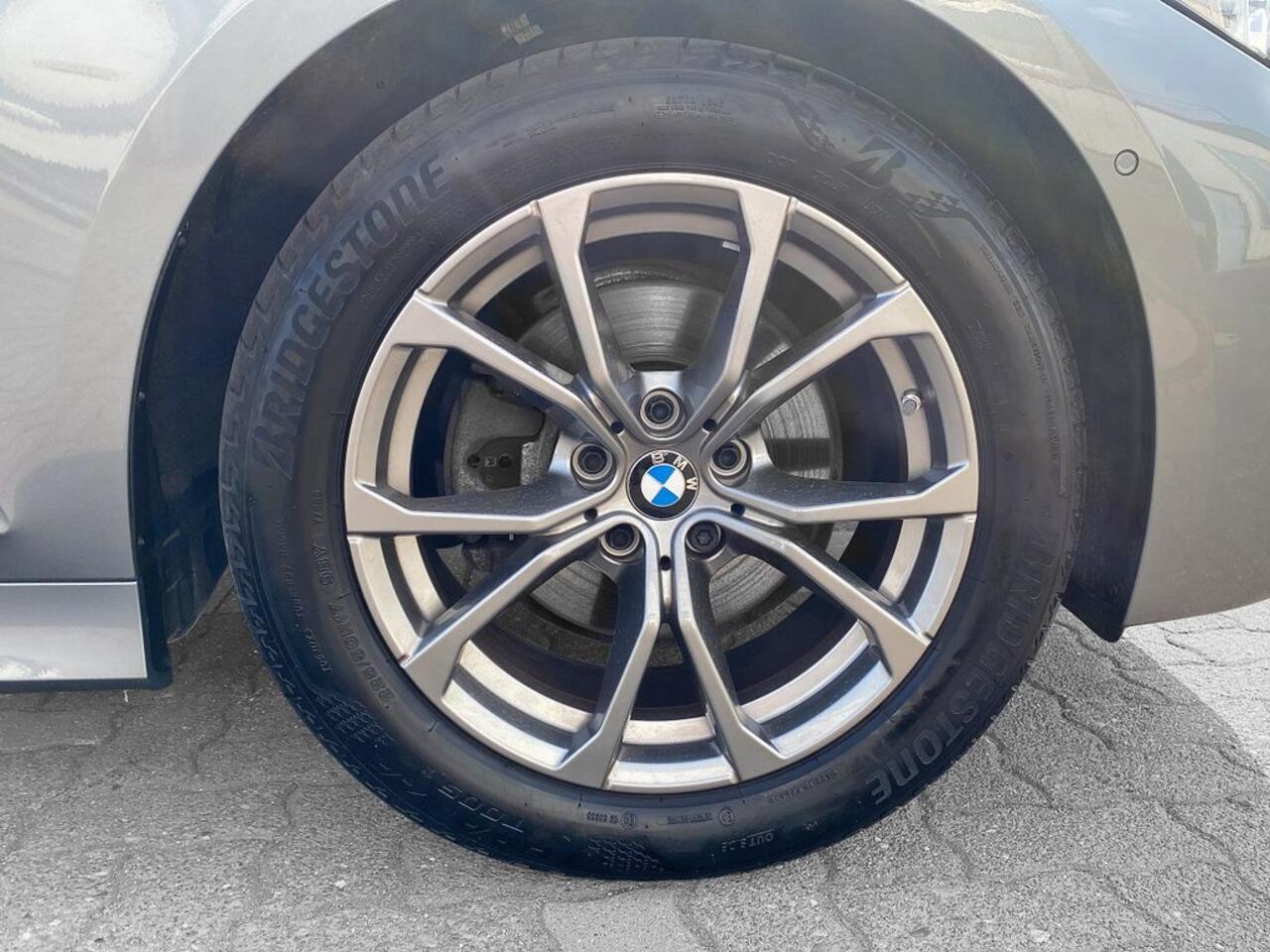 BMW 3-SERIE Touring 320d 190 PK Trekhaak Camera Keyless-Go LED EL. Stoelbediening