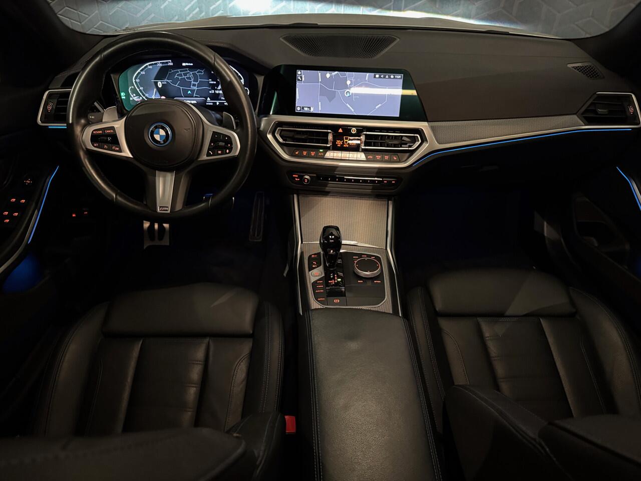 BMW 3-SERIE Touring 330e High Exe | M-performance | Pano | Trekhaak