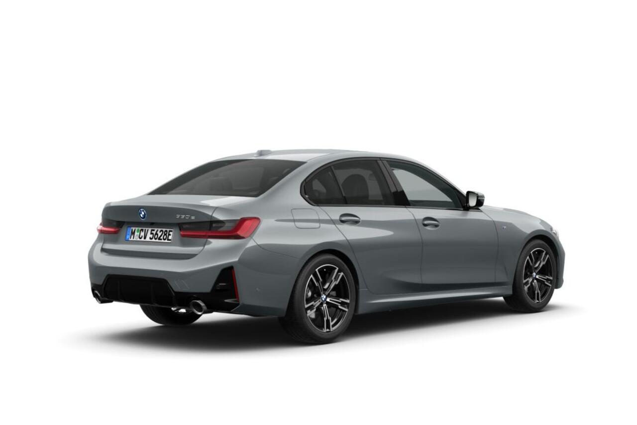 BMW 3-SERIE Sedan 330e | M Sport | Comfort Pack | Elektrisch Glazen Panoramadak