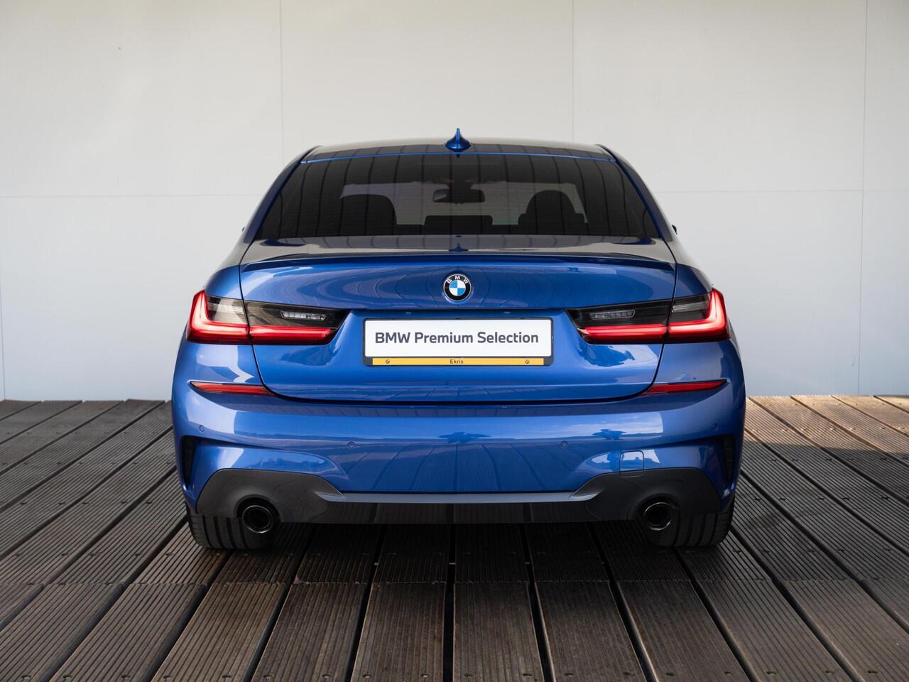 BMW 3-SERIE Sedan 330e | High Executive | M Sport | Stoelverwarming | Harman Kardon | LED | Cruise Control | 18''