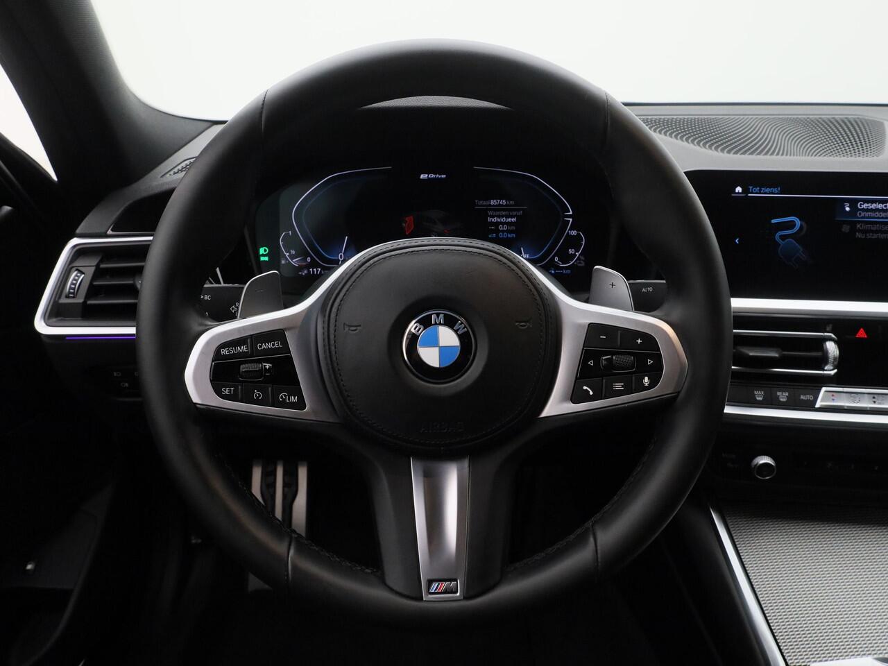 BMW 3-SERIE 330e M-Sport | SHADOW | CAMERA | LEDER