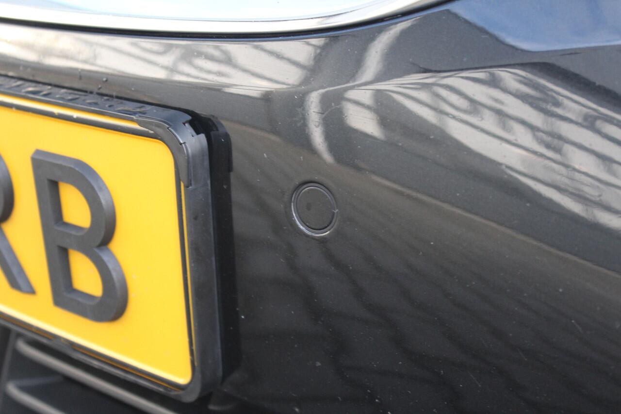 BMW 3-SERIE Touring 318i High Executive | Incl. 12 maanden garantie | Trekhaak elektrisch uitklapbaar | Harman/Kardon audio | Apple Carplay/Android Auto | Sport stoelen | DAB | Voorstoelen verwarmd | Elektrische achterklep | Cruise control adaptief |