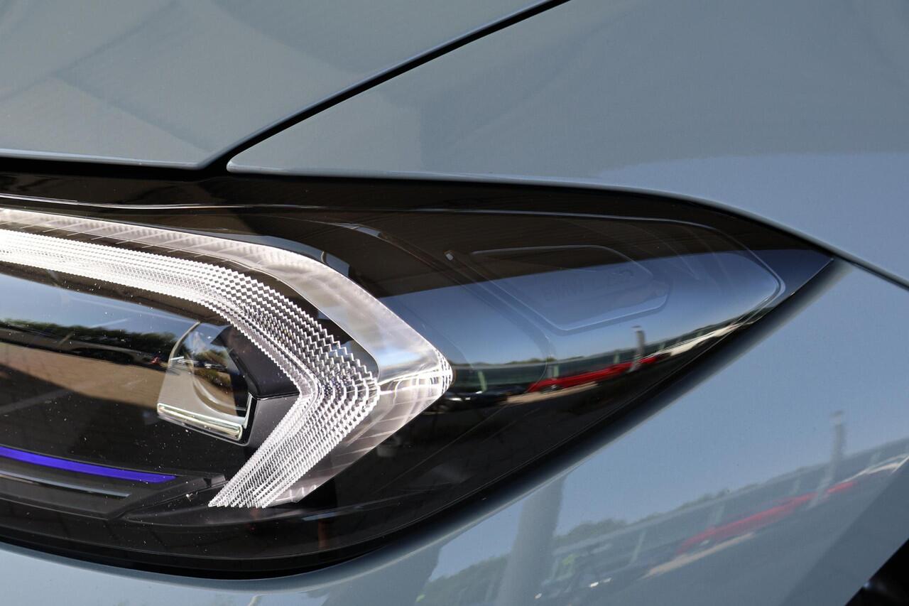 BMW 3-SERIE Touring M340i xDrive M Sportpakket Pro | Innovation Pack | Driving Assistant Professional