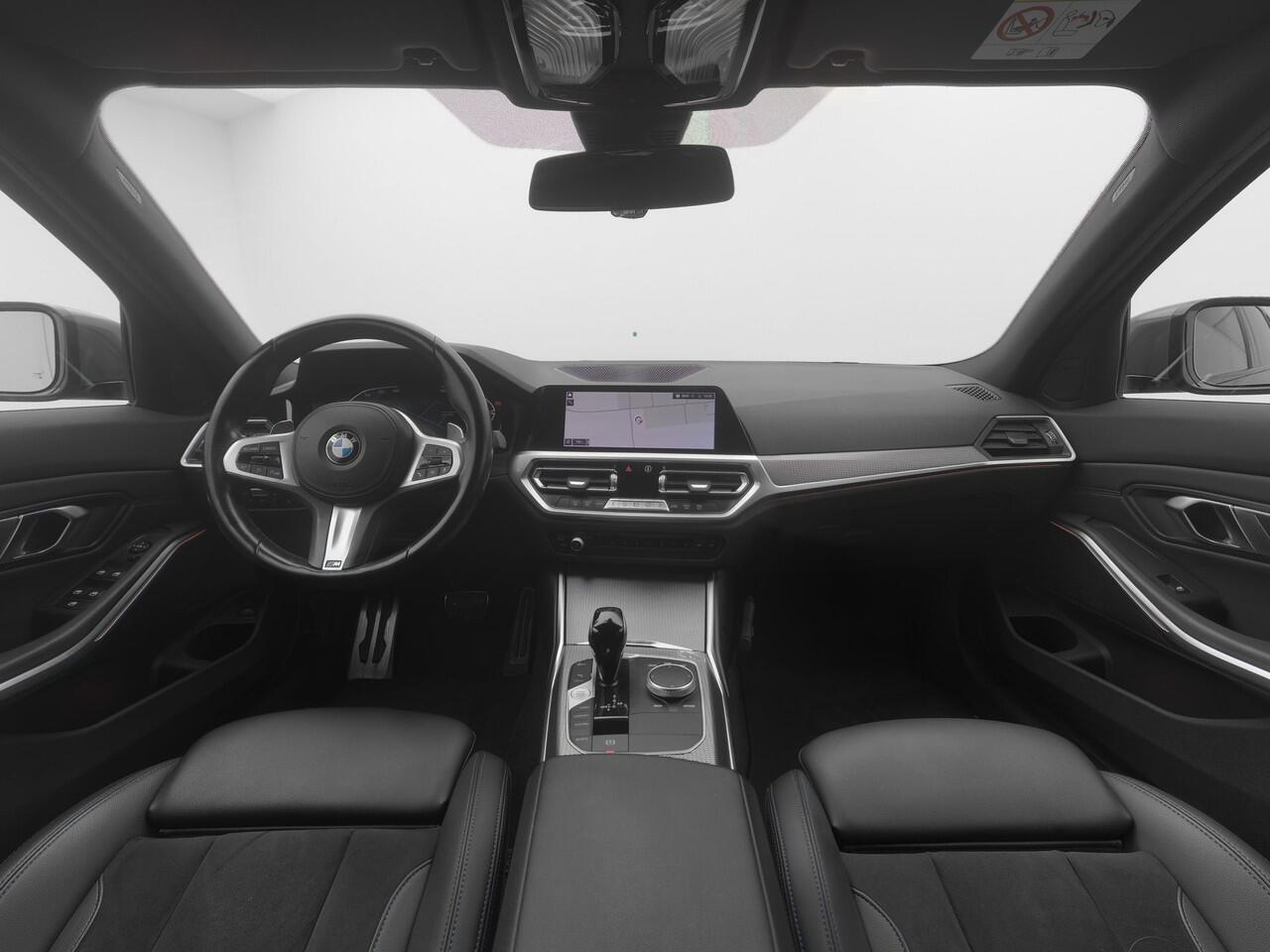BMW 3-SERIE Touring Touring 318i Business Edition M-Sport | NAVI | CARPLAY | TREKHAAK