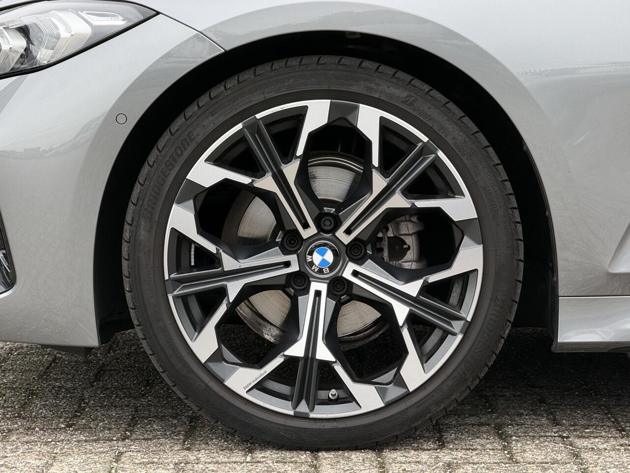 BMW 3-SERIE Touring 318i | NW Model | M-Sport | 19'' | Panorama | Camera | Elek. Trekhaak