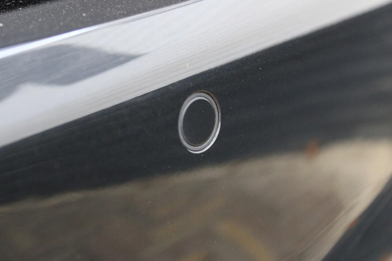 BMW 3-SERIE Touring 318i High Executive | Incl. 12 maanden garantie | Trekhaak elektrisch uitklapbaar | Harman/Kardon audio | Apple Carplay/Android Auto | | Sport stoelen | DAB | Voorstoelen verwarmd | Elektrische achterklep |