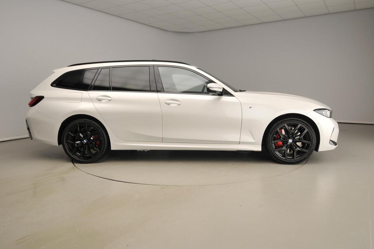 BMW 3-SERIE Touring 330e M-Sportpakket Pro / Panoramadak / Harman-Kardon / Innovation Pack / Comfort Pack