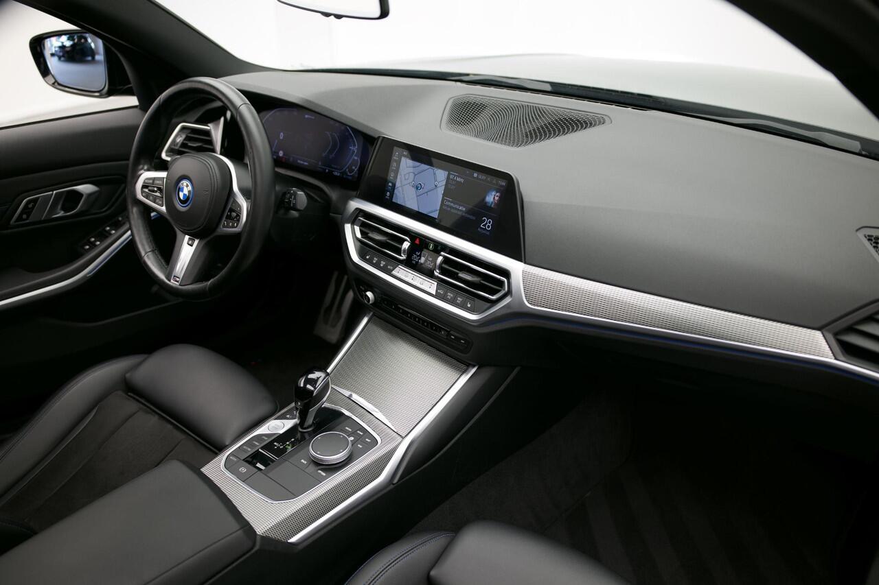 BMW 3-SERIE Touring 320e Business Edition Plus |Pano|M-Pakket|Laser|Stuurverwarm.|