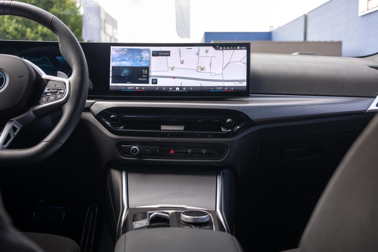 BMW 3-SERIE Touring 330e MY2025 330e Touring M Sport High Executive NP ¤ 78843