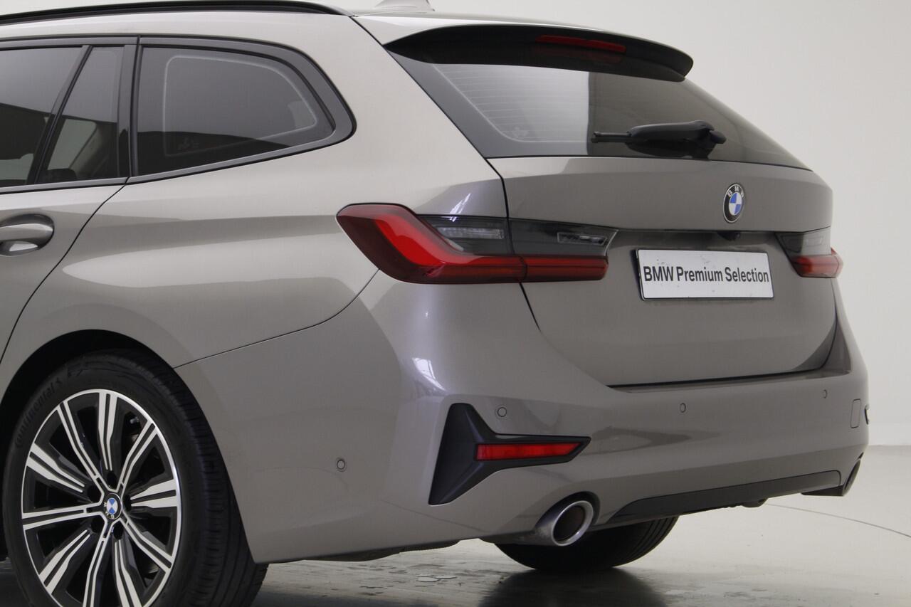 BMW 3-SERIE Touring 318i Sportline | Camera | Stoelverwarming | Hifi | Trekhaak |